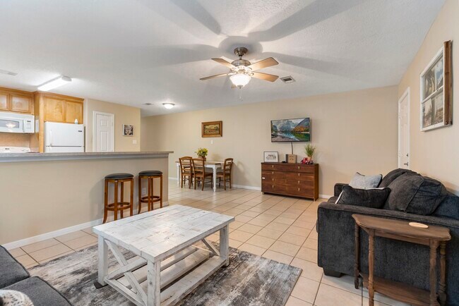 Building Photo - 620 Foster St