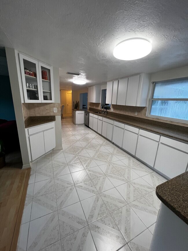 Building Photo - 4038 Prado Dr