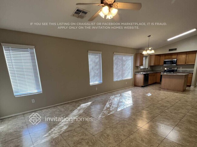 Foto del edificio - 15966 W Latham St