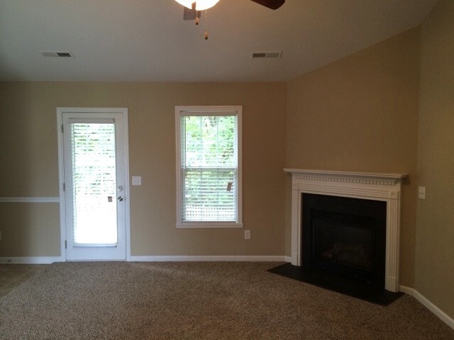 Foto del edificio - 5853 Bushberry Ct