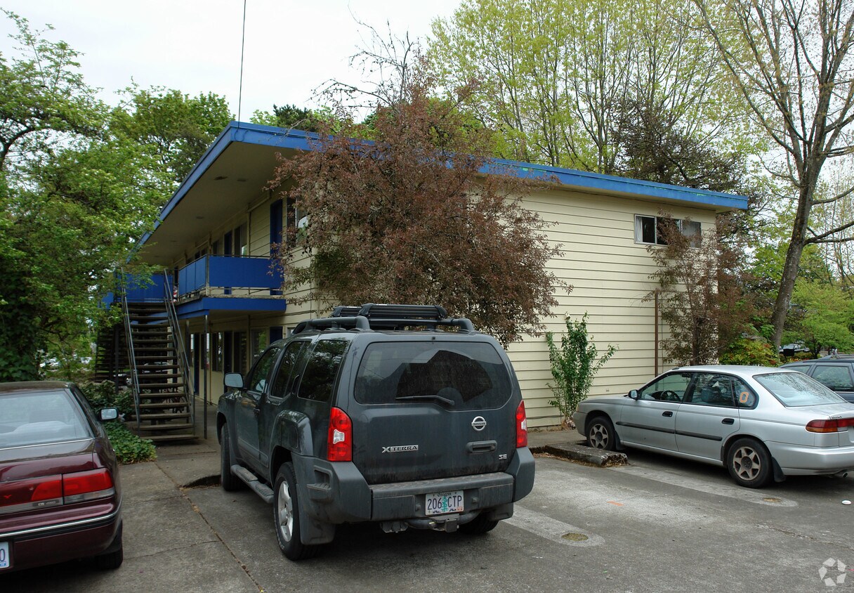 Building Photo - Greekside Apartments