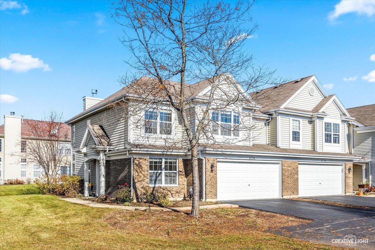2736 Borkshire Ln, Aurora, IL 60502 Townhome Rentals in Aurora IL