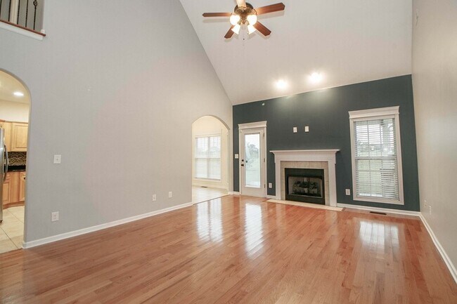 Foto del edificio - 1540 Edgewater Ln
