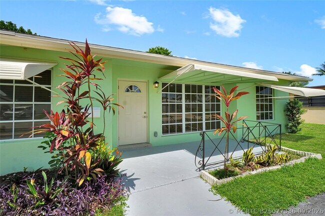Foto del edificio - 917 SE 15th Ct