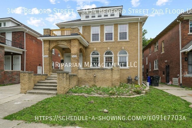 Building Photo - Beautiful upper unit lease