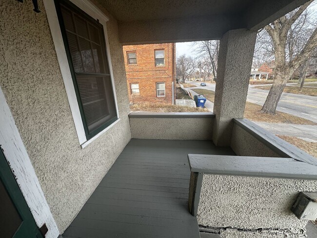 Foto del edificio - Two Bedroom House Available Now!