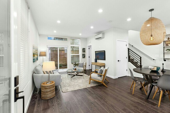Building Photo - Modern  4-bed, 2.5 bath Townhouse in Ballard.