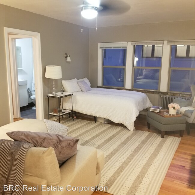 Building Photo - Studio, 1 bath Apartment - 221 Mathews Street