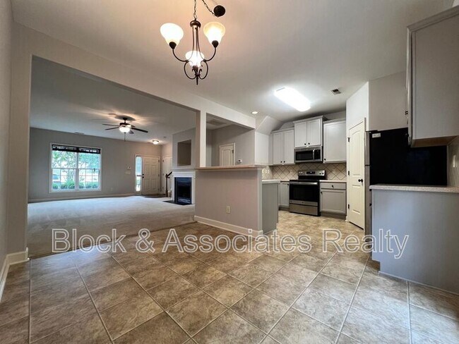 Building Photo - 6208 San Marcos Way