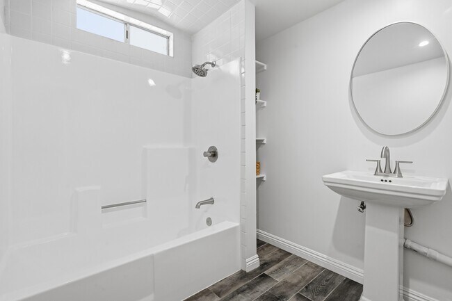 Foto del edificio - 6120 Case Ave