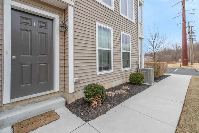 Building Photo - 3038 Meridian Cmns