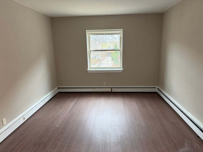 Interior Photo - 1560 N. Prospect Ave.
