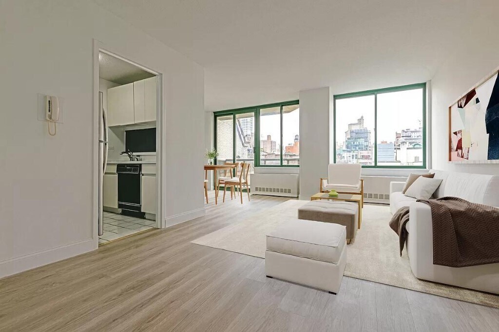 Foto principal - 127 E 30th St