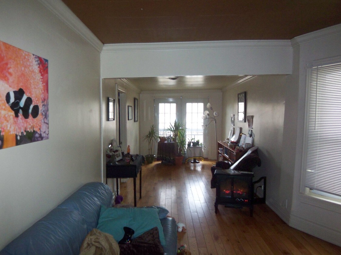 Building Photo - 216 Lexington Ave
