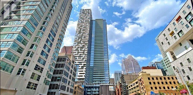 Photo du bâtiment - 25 Richmond St E