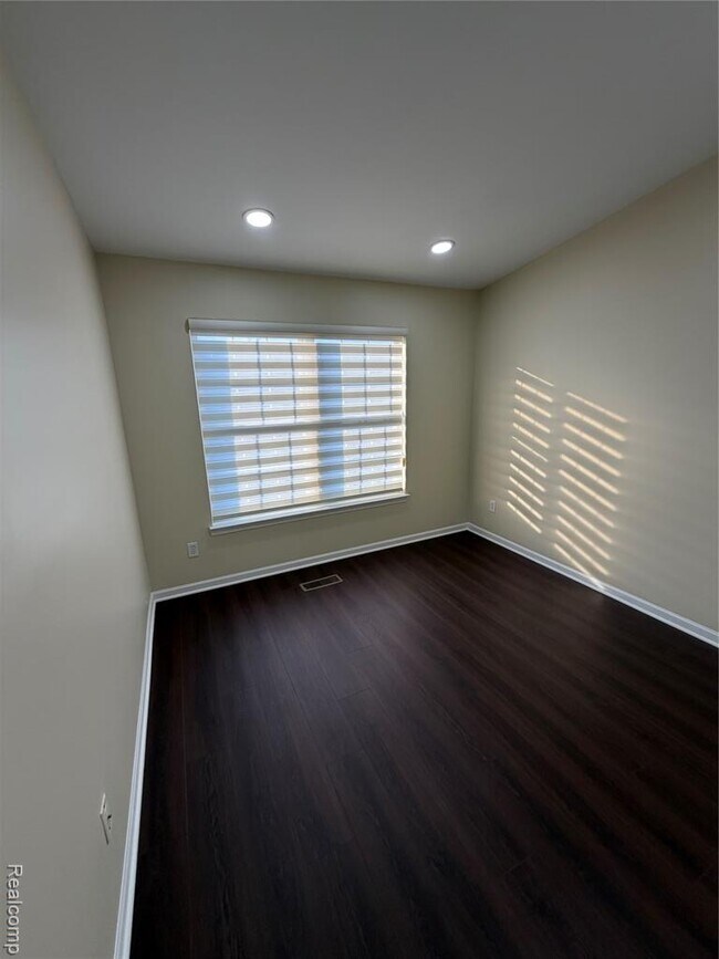 Foto del edificio - 27 Georgetown Ct