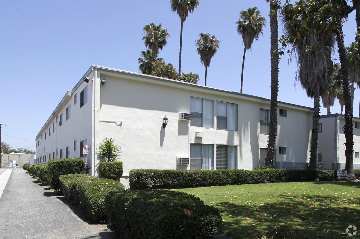 Primary Photo - 1313 E Wilshire Ave