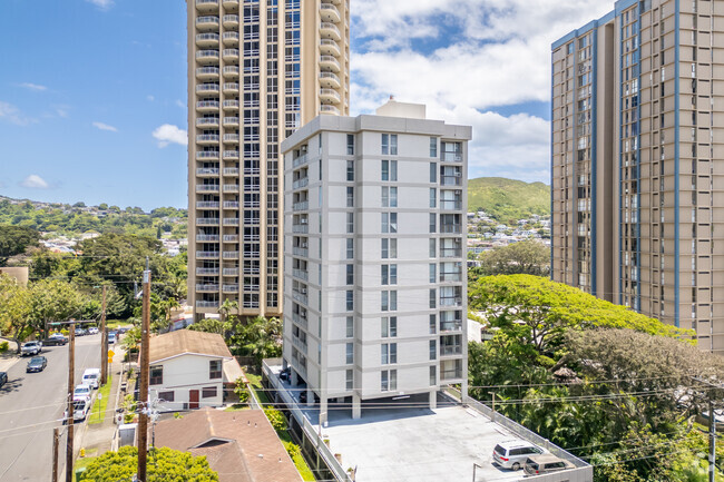 Building Photo - Nuuanu Towers