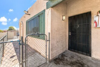 Building Photo - 5309 W Cheyenne Ave