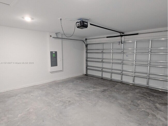 Foto del edificio - 2175 Chris Dr