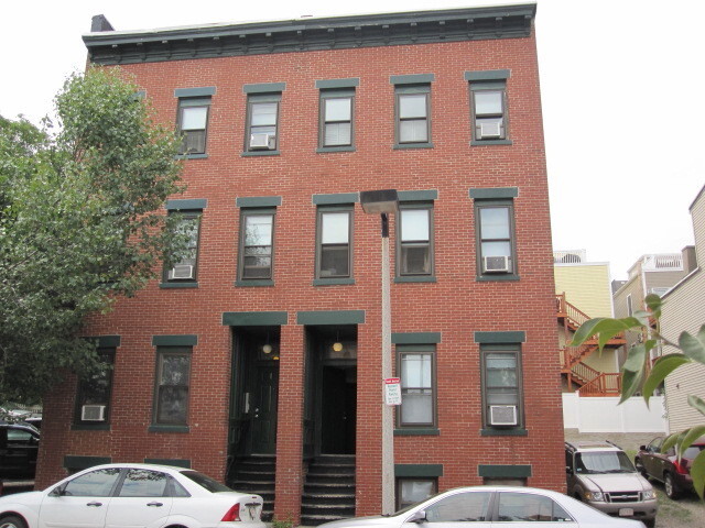 Foto principal - 281 W 3rd St