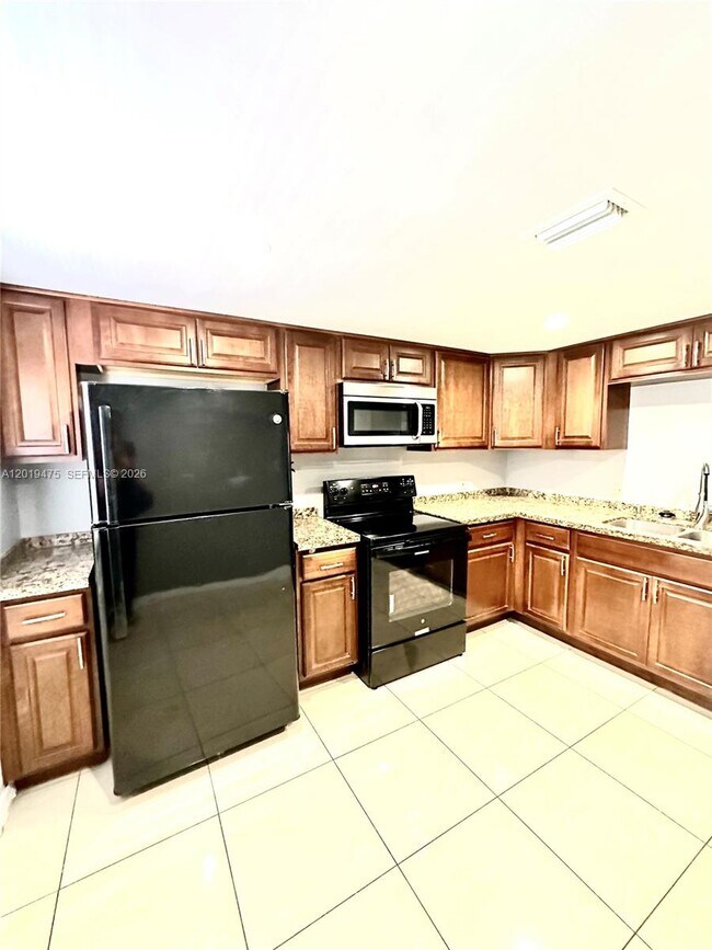 Foto del edificio - 443 NE 195th St