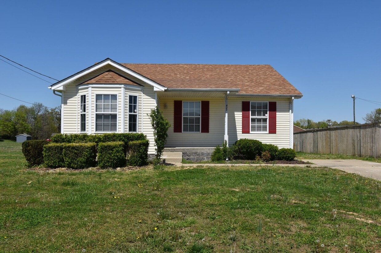 Primary Photo - 3 Bedroom Home For Rent Near Post!