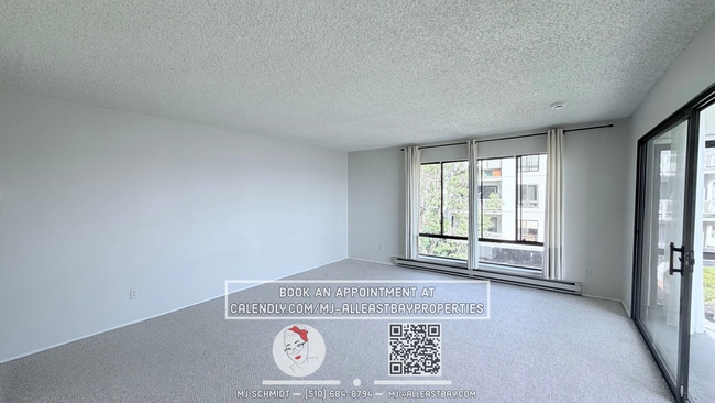 Building Photo - Bright Airy 1-Bedroom with Sweeping city Views, Includes water/garbage/parking/amenities!