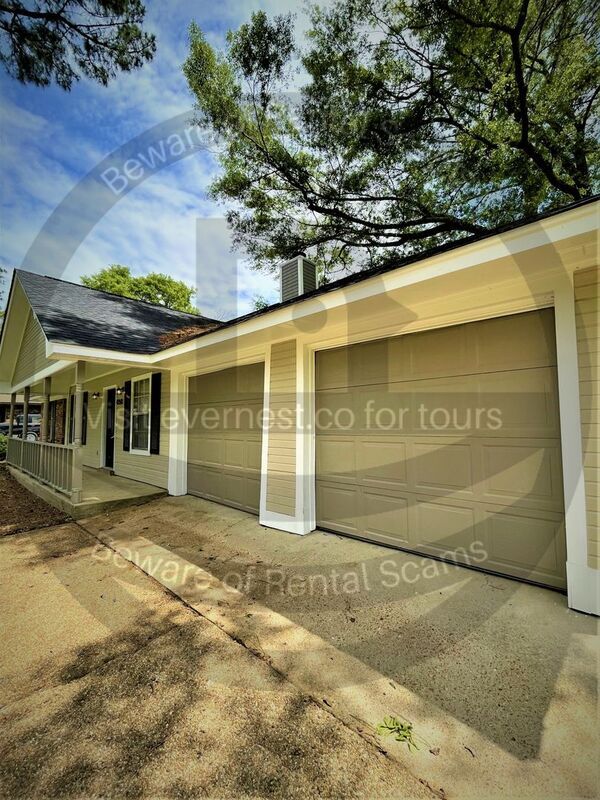 Building Photo - 4350 Redwood Cir