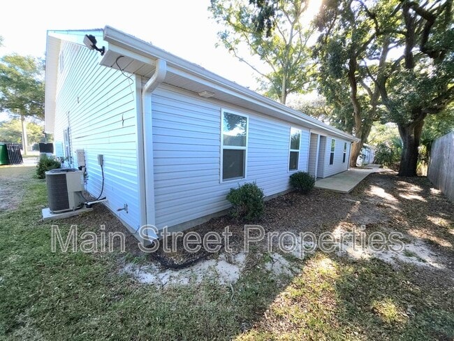 Building Photo - 313 N Navy Blvd