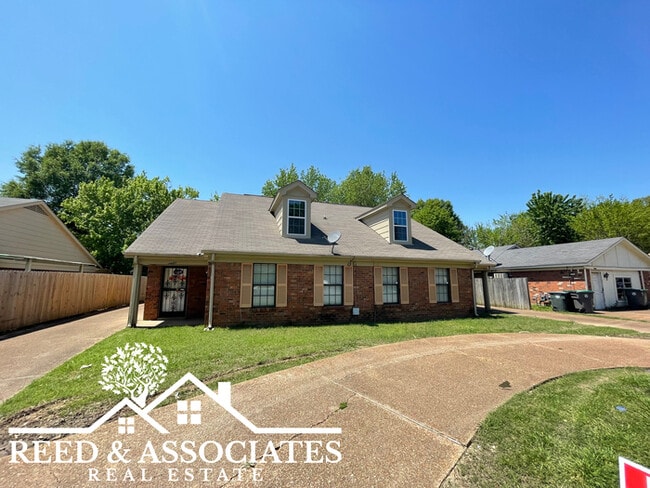 Building Photo - Updated Duplex Located on Mendenhall Road!