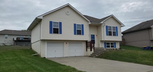 Foto del edificio - 18713 Woodruff St