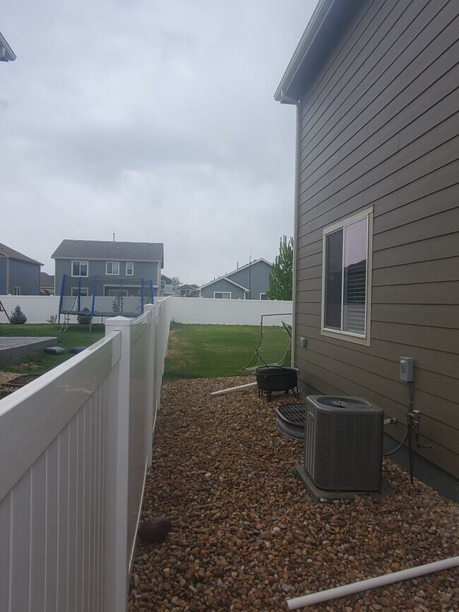Foto del edificio - 3 Bedroom Home in the Ridge at Harmony Road Now Available! Great Neighborhood!