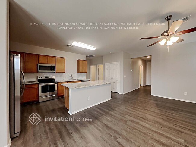 Building Photo - 17545 W Jessie Ln