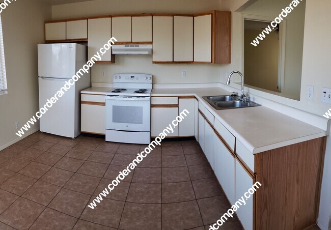 Building Photo - Nice 3 Bedroom, 2 Bathroom, 2 Car Garage a...