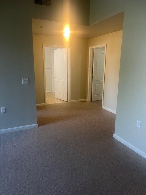 Foto del edificio - 316 W Walnut St