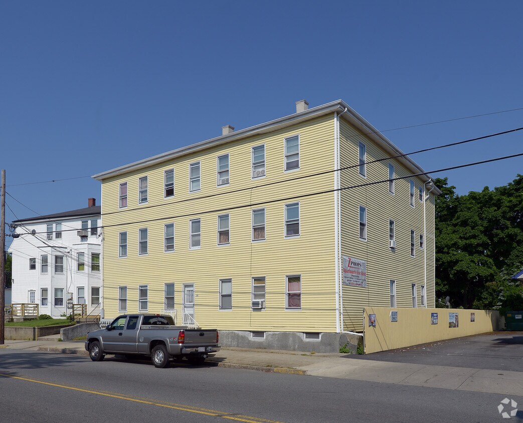 Primary Photo - 2205 S Main St