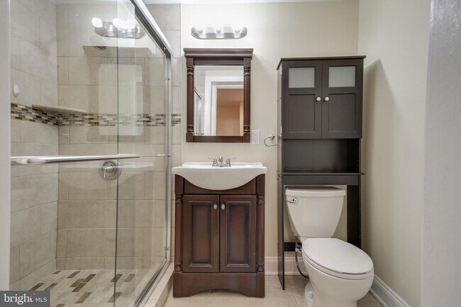 Foto del edificio - Beautiful and spacious 1 bedroom with office and backyard in Manayunk