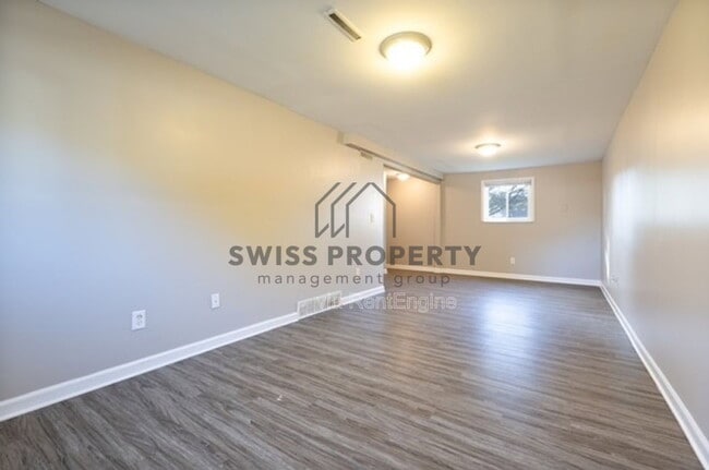 Building Photo - 2859 Falcon Bridge Dr