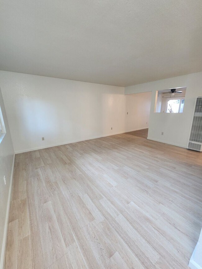 Foto del edificio - 749 Longbranch Ave