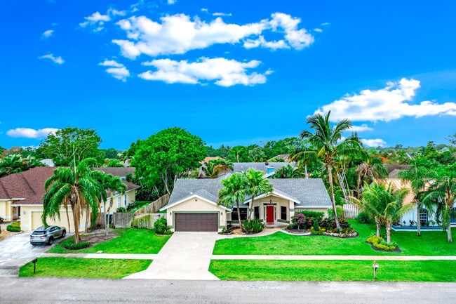 Building Photo - 1637 Farmington Cir