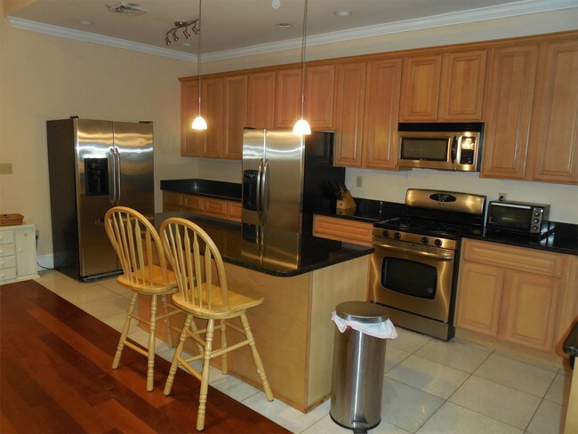 Foto del edificio - 387-389 Angell St