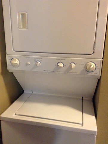 in home laundry - 800 E Calhoun St