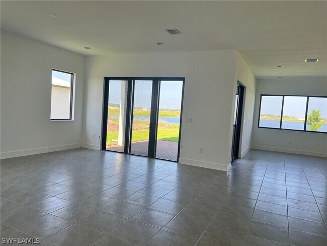 Building Photo - 5105 Isidora Ln
