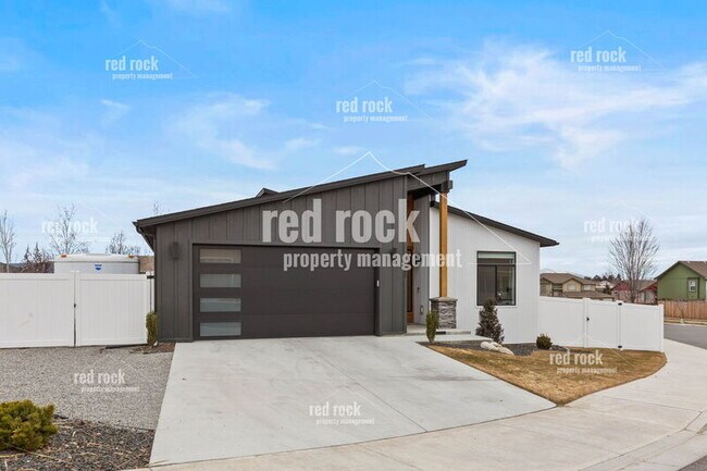 Building Photo - 1202 South Greenacres Road