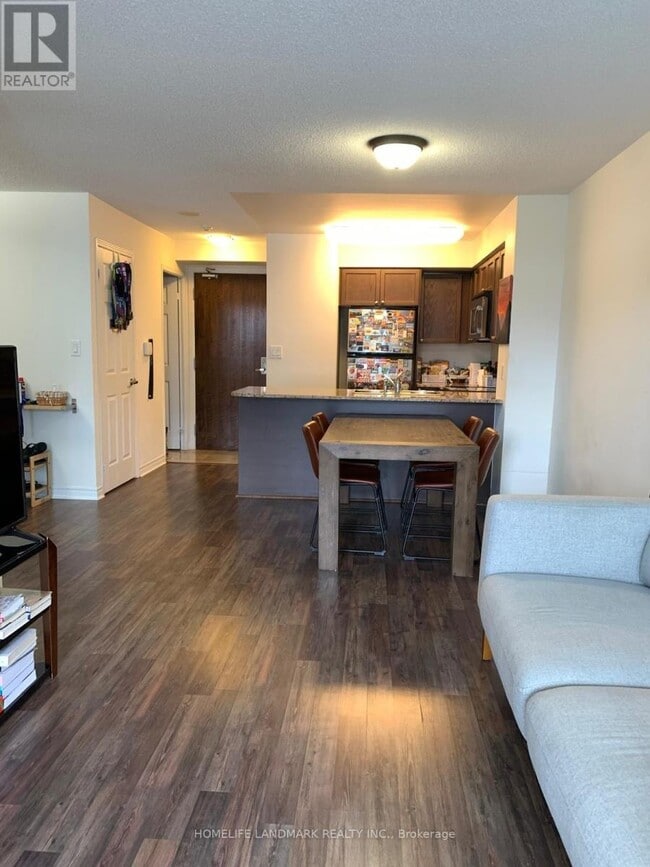 Photo du bâtiment - 35 Hollywood Ave