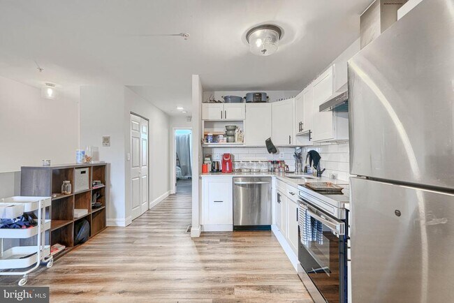 Foto del edificio - 1729 Guilford Ave