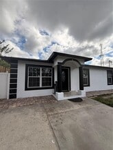 Building Photo - 1305 E Louise Ave