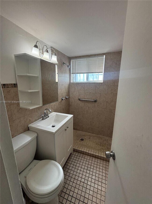 Foto del edificio - 542 NW 8th St