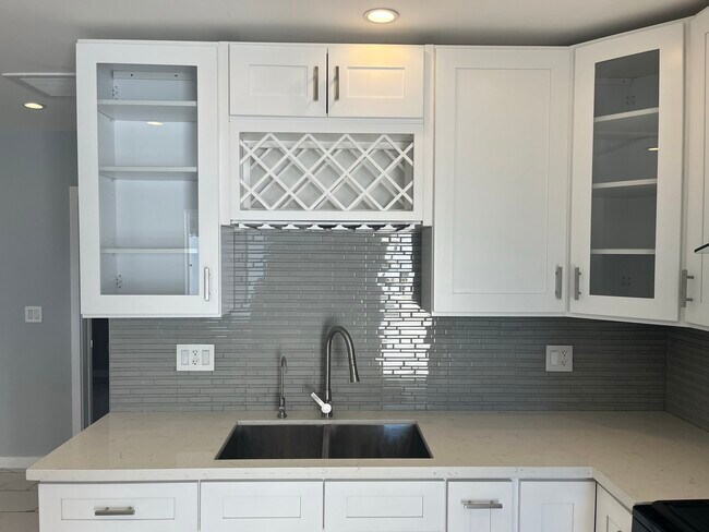 Building Photo - 1201 N Niagara St